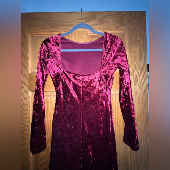 Lulus red velvet XS backless dress - Picture 3 of 4